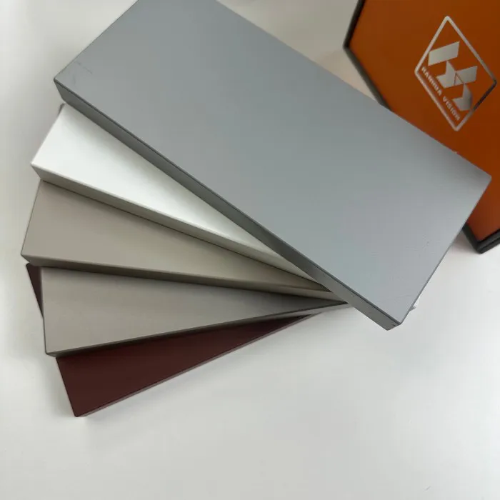 PET-Platte mit mattem Farbeffekt